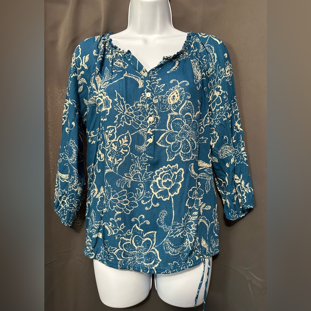 Lucky Brand Blue w/ White Flowers Boho Peasant Top - Medium